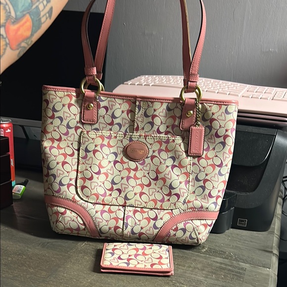 Coach Waverly Chelsea Women's Pink Leather Hearts Tote Bag L1169-F18426 & Wallet - Picture 1 of 8